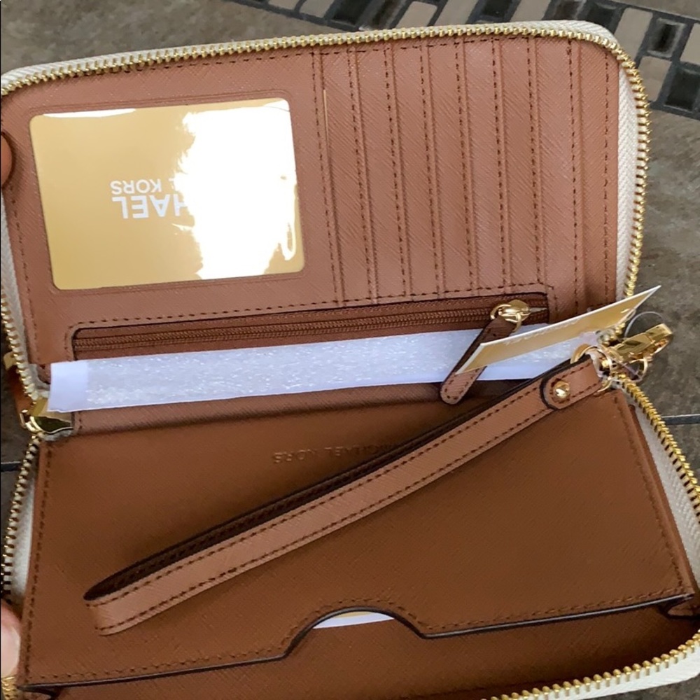 Michael Kors Jet Set Travel LG Flat MF PHN CSE - Picture 11 of 16